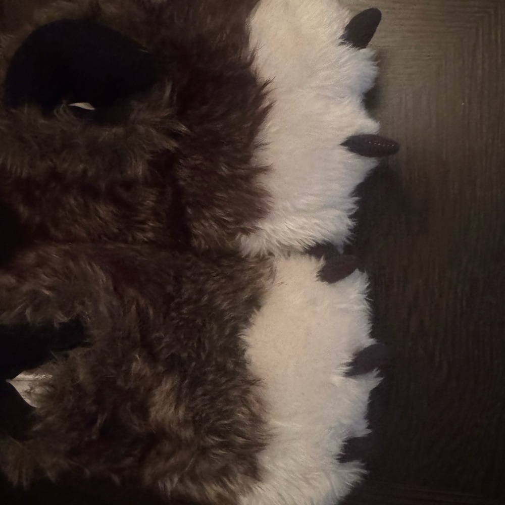 Great wolf lodge Paw Slippers